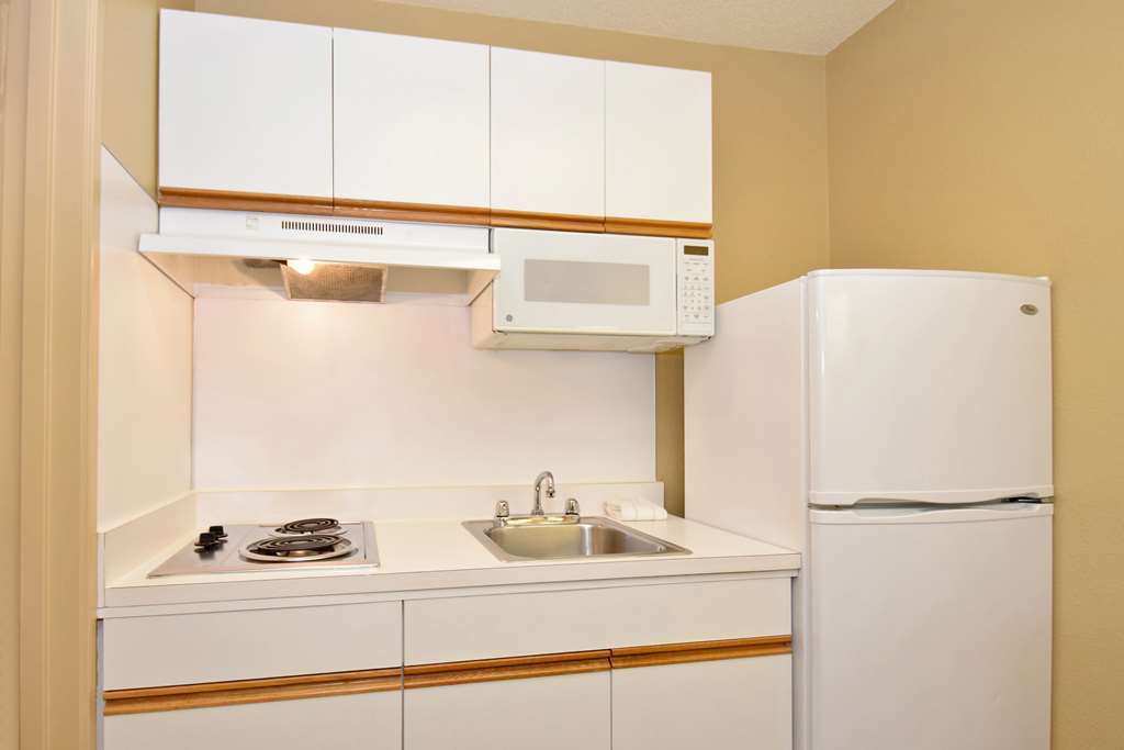 Hometowne Studios By Red Roof Chantilly Room photo